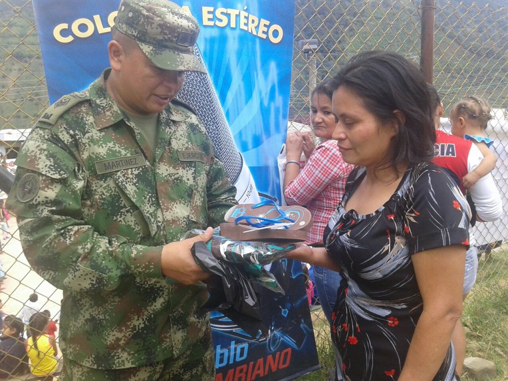 jornada de apoyo del ejercito en el corregimiento de bilbao en el municipio de planadas1