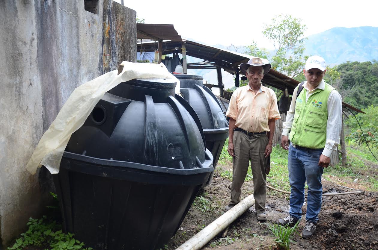 Sistemas septicos se implementan en cuenca del rio Las Ceibas 2